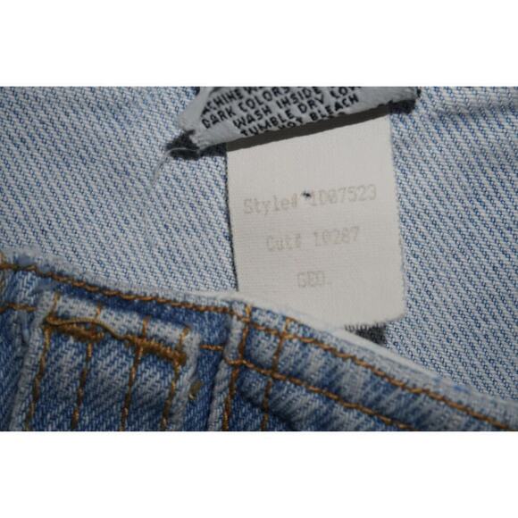 Vintage iT High Waisted Light Wash Denim Shorts - Size 9 - Made in USA* - Picture 4 of 7